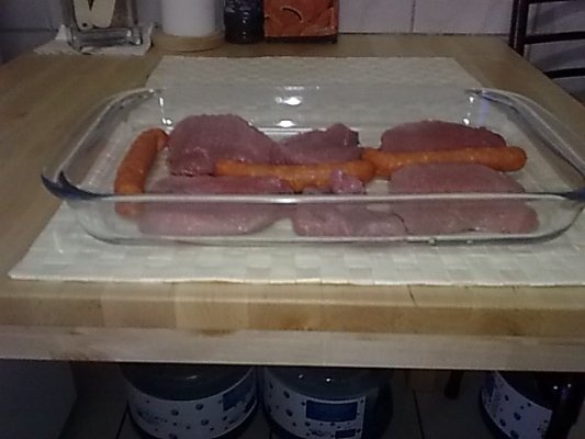 Muschi de vita cu ciuperci champignion si carnaciori de casa..