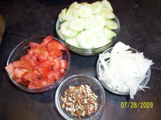 Salata de castraveti cremoasa