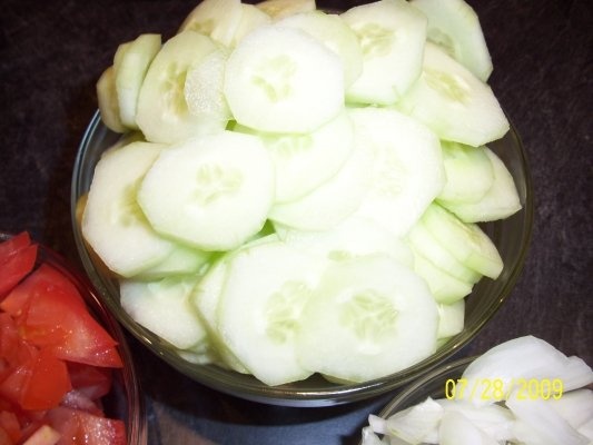 Salata de castraveti cremoasa