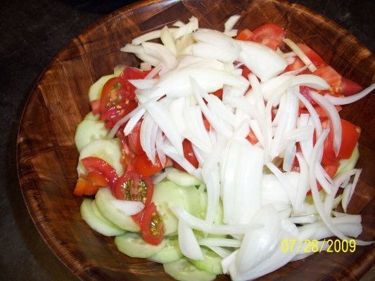 Salata de castraveti cremoasa