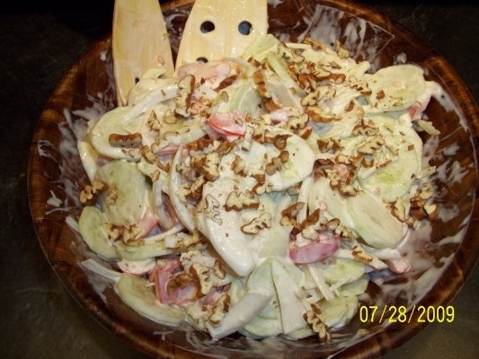 Salata de castraveti cremoasa