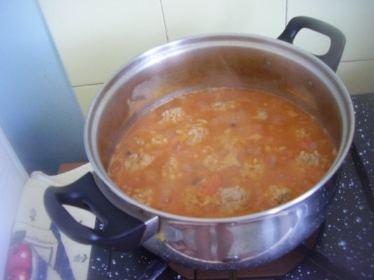 Chiftele cu sos de rosii