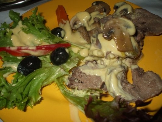 Limba cu sos picant si ciuperci