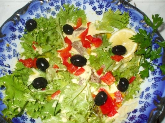 Salata verde creata cu sos picant