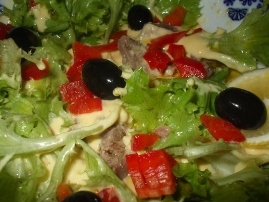 Salata verde creata cu sos picant