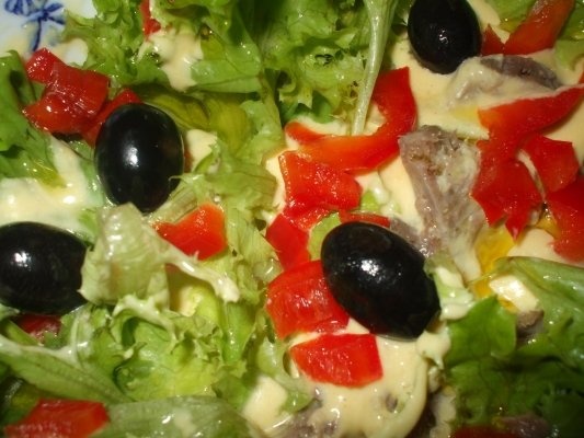 Salata verde creata cu sos picant