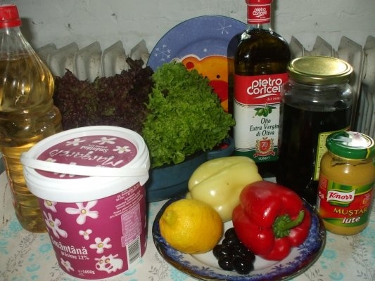 Salata verde creata cu sos picant