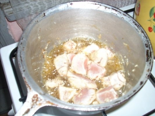 Pui cu rosii si ciuperci