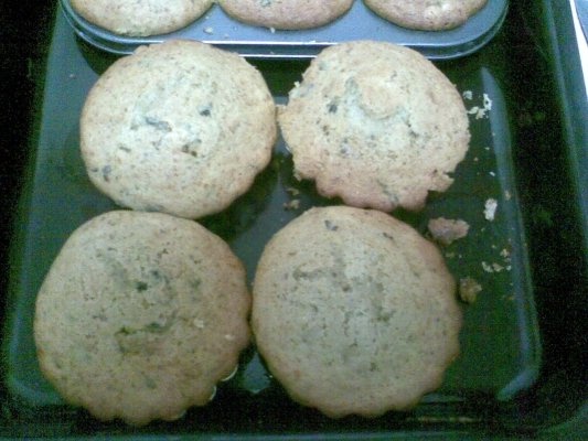 Briose cu afine si visine