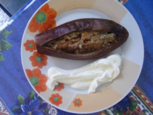 Vinete umpute cu carne la cuptor