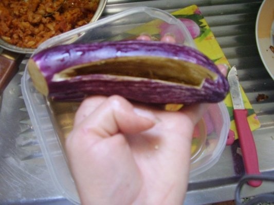 Vinete umpute cu carne la cuptor