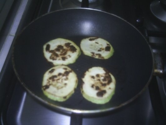 VINETE SI DOVLECEI LA GRATAR