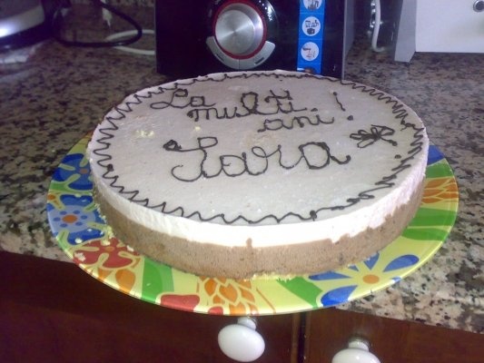 Tort de semifreddo cu ciocolata si capsuni