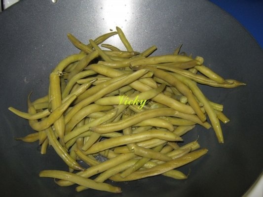 Fasole verde cu usturoi