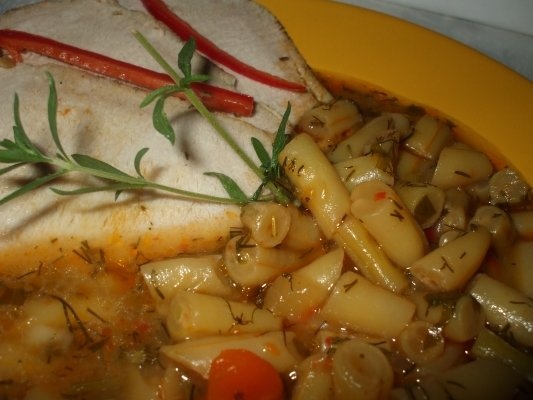 Fasole verde scazuta cu cotlet