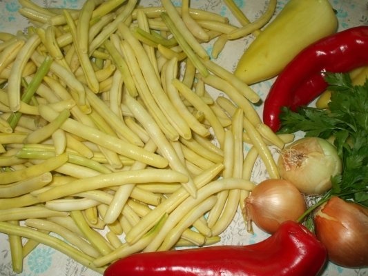 Fasole verde scazuta cu cotlet