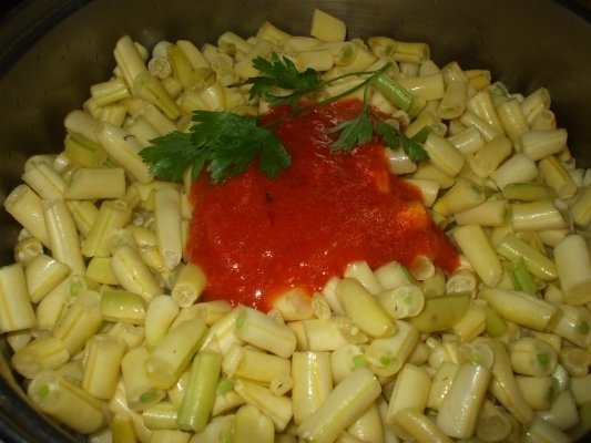 Fasole verde scazuta cu cotlet