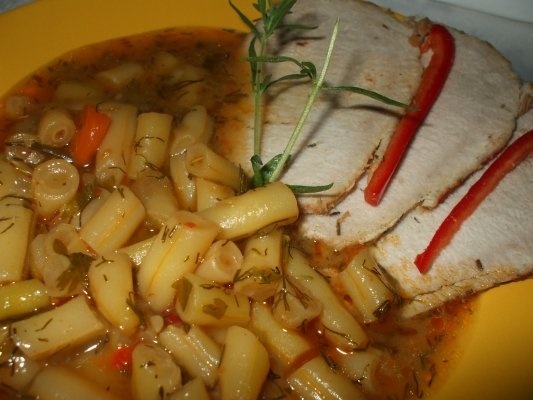 Fasole verde scazuta cu cotlet