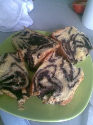 Cozonac impletit cu mac