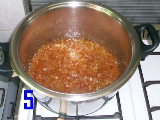 DULCEATA DE COJI DE PEPENE ROSU