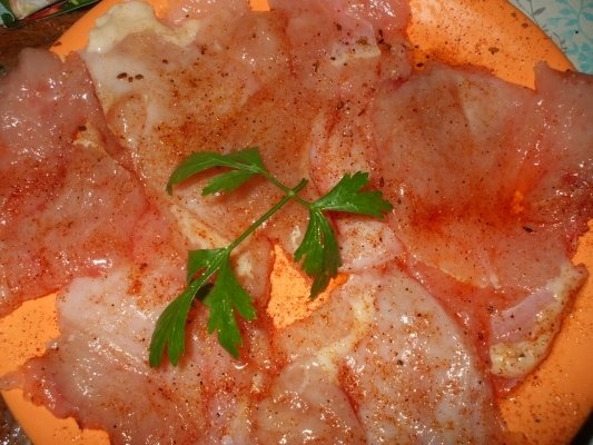 Piept de pui natur cu sunca si legume