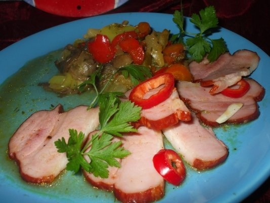 Piept de pui natur cu sunca si legume