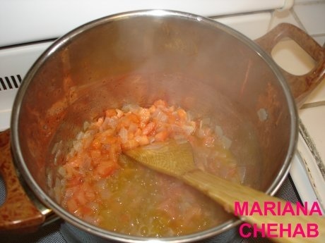 Ciorbita din gaina Tunisian