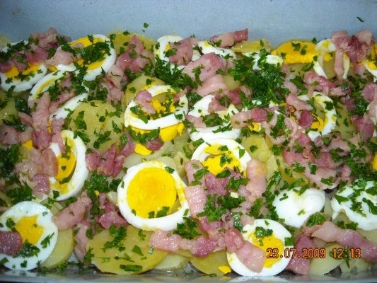 Cartofi cu costita la cuptor