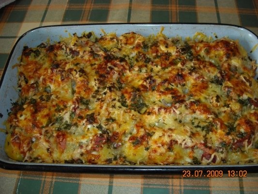 Cartofi cu costita la cuptor