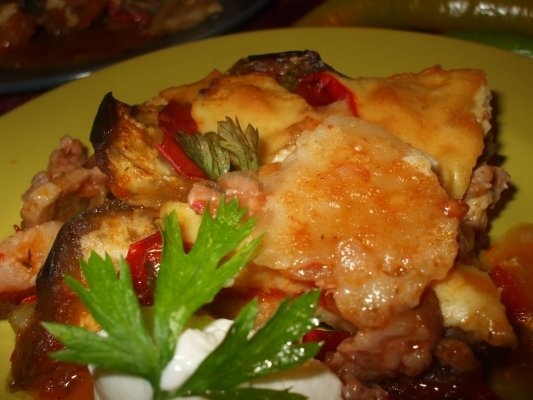 Musaca de vinete cu carne de curcan si costita