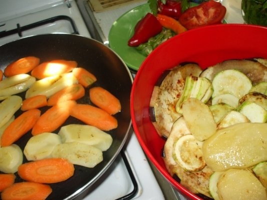 Musaca de vinete cu carne de curcan si costita