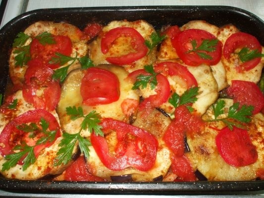 Musaca de vinete cu carne de curcan si costita