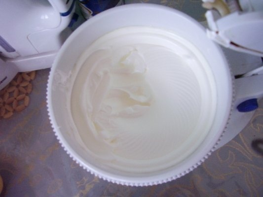 PRAJITURA CU OUA SI VISINE