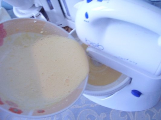 PRAJITURA CU OUA SI VISINE