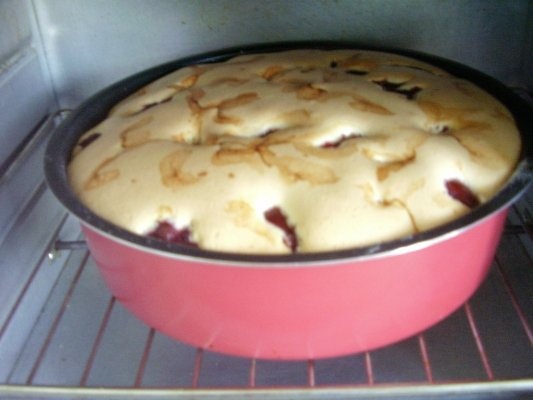 PRAJITURA CU OUA SI VISINE