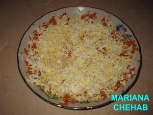 Salata cu gaina si nuci in straturi