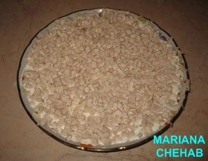 Salata cu gaina si nuci in straturi