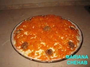 Salata cu gaina si nuci in straturi