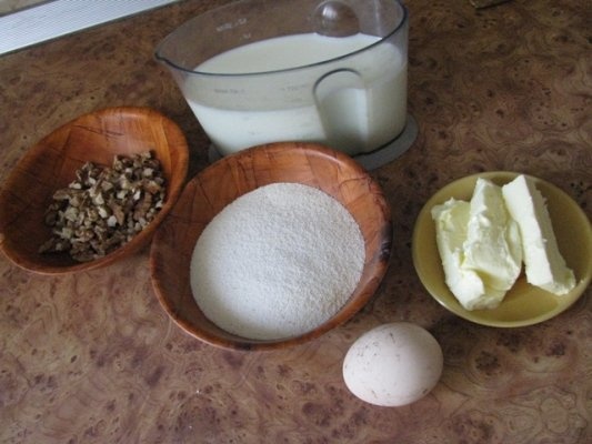 Prajitura din gris cu caise