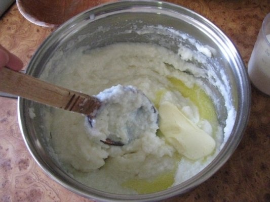 Prajitura din gris cu caise