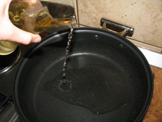 Pui cu legume in sos de vin alb