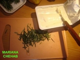 Solduri de gaina cu rozmarin si cu cascaval Filadelfia