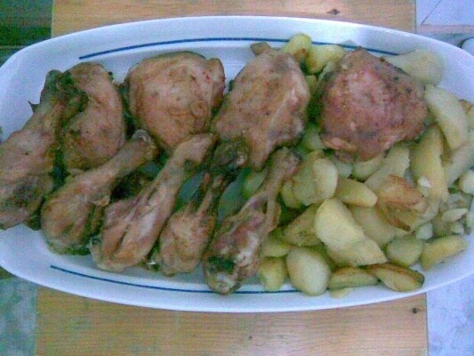 Pulpe la tava cu cartofi si ciuperci