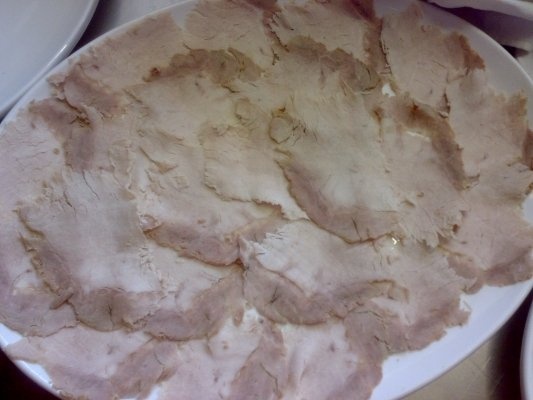 Carne  cu salsa de ton