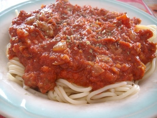 Spaghete Bologneze cu carnat de casa