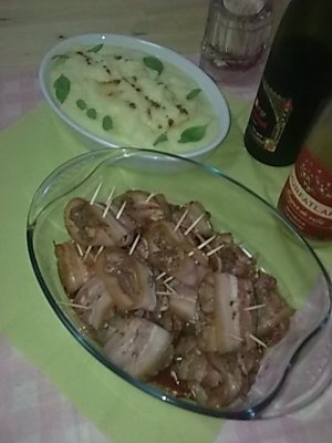 Ficatei de pasare inveliti in bacon.