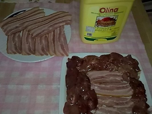 Ficatei de pasare inveliti in bacon.