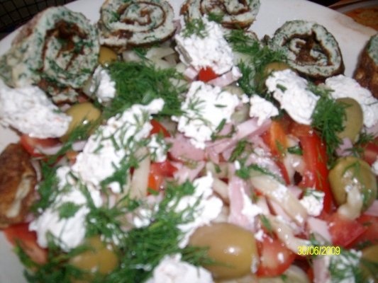 Salata cu omleta de oua