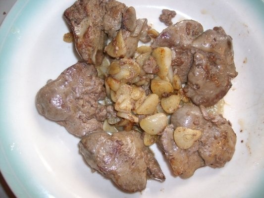 Ficatei de pui cu usturoi