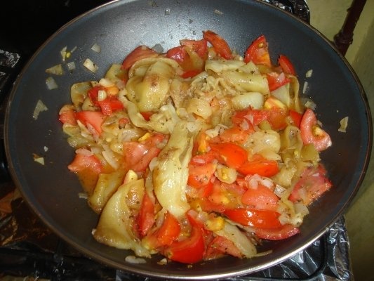 Ardei copti cu rosii